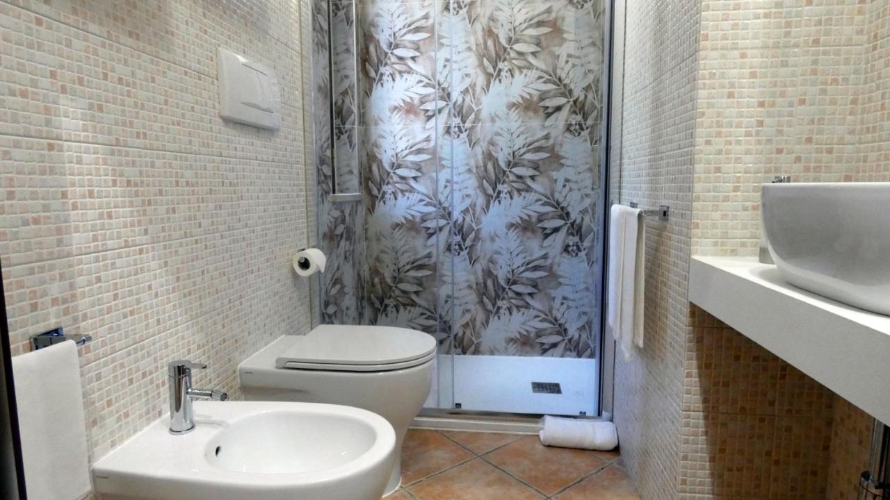 Hotel Piscina La Suite Prossedi ภายนอก รูปภาพ